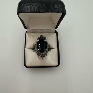 Elegant Black and Silver Women's Ring. Costume. Size 9